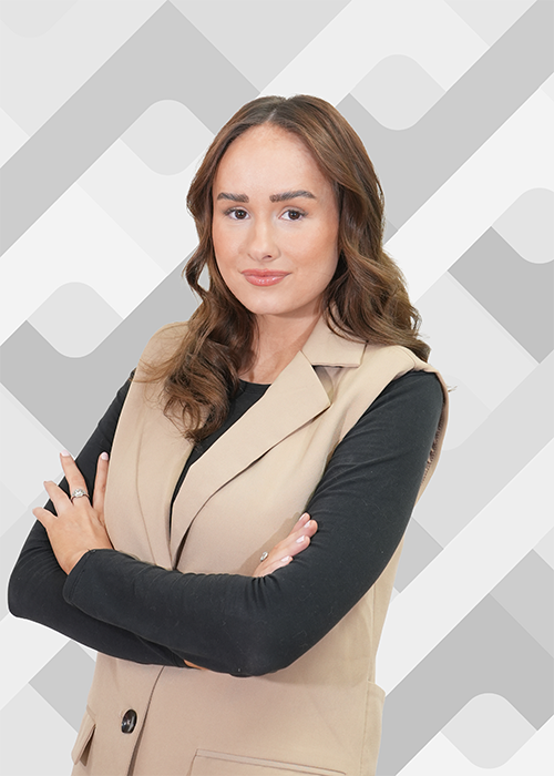 Katie James- Meet the team-LR